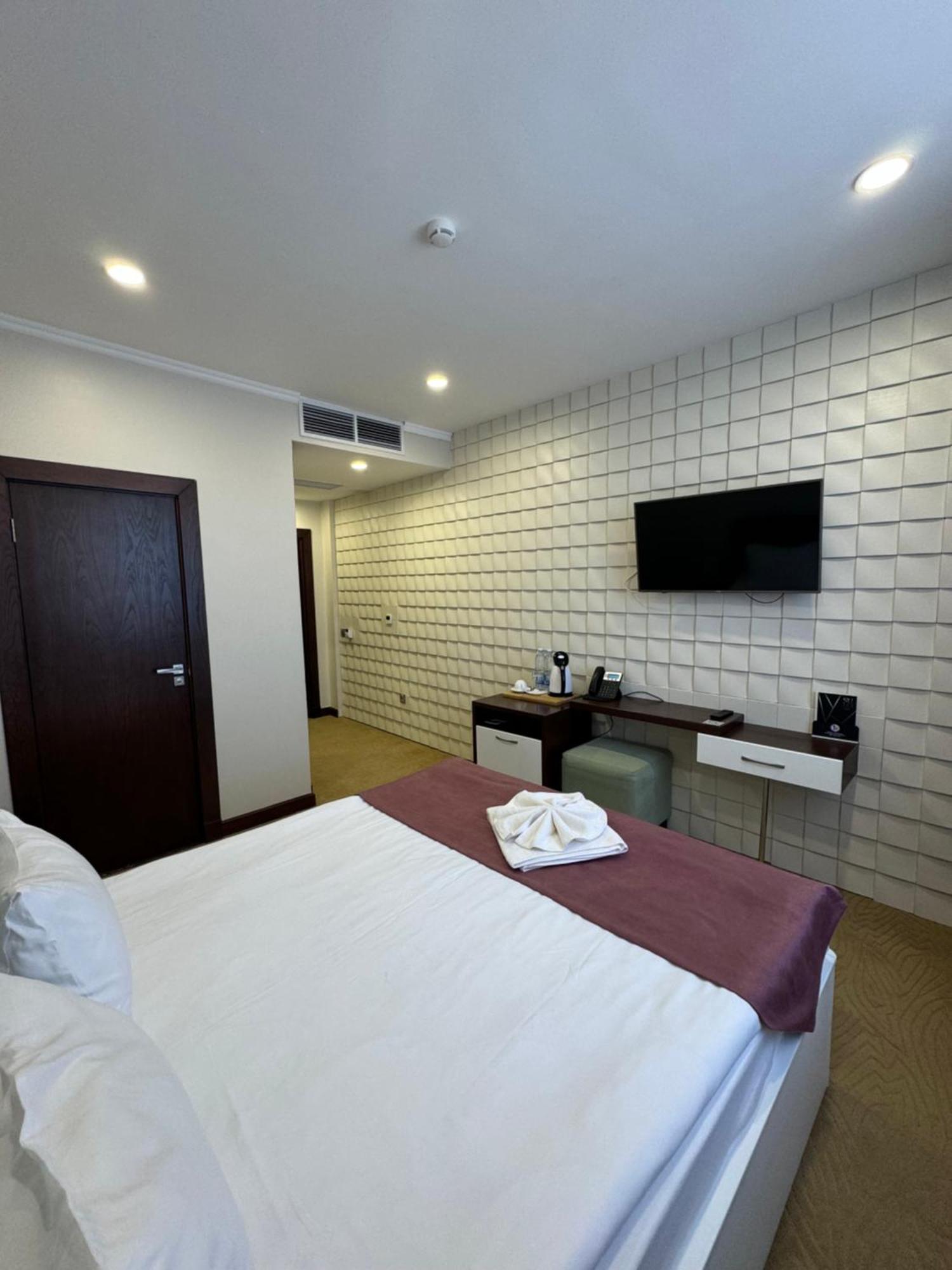 Sulo Atyrau Hotel Bagian luar foto