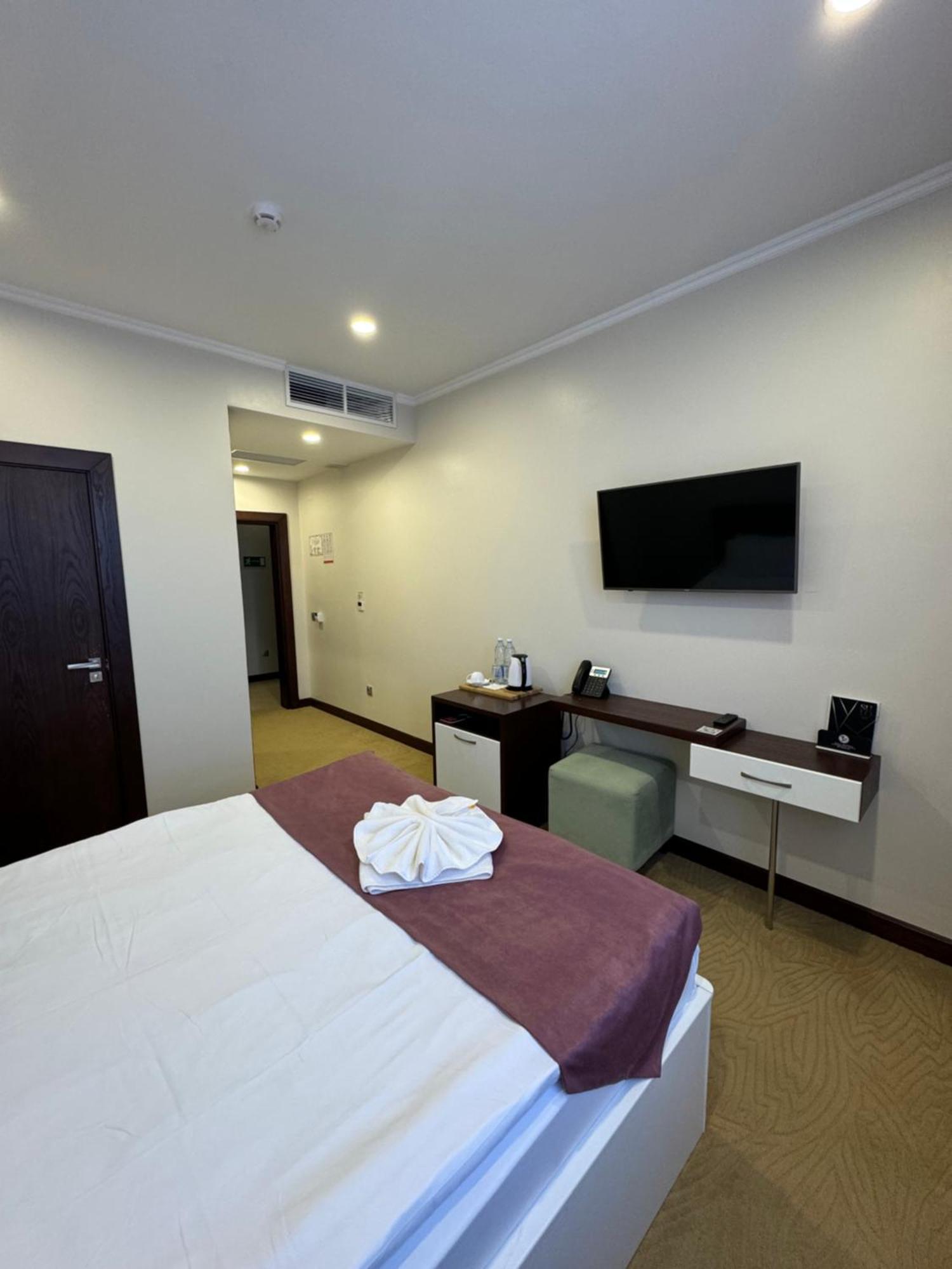 Sulo Atyrau Hotel Bagian luar foto
