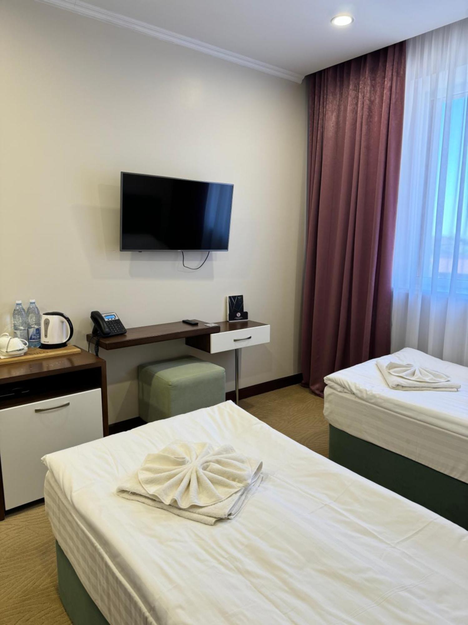 Sulo Atyrau Hotel Bagian luar foto