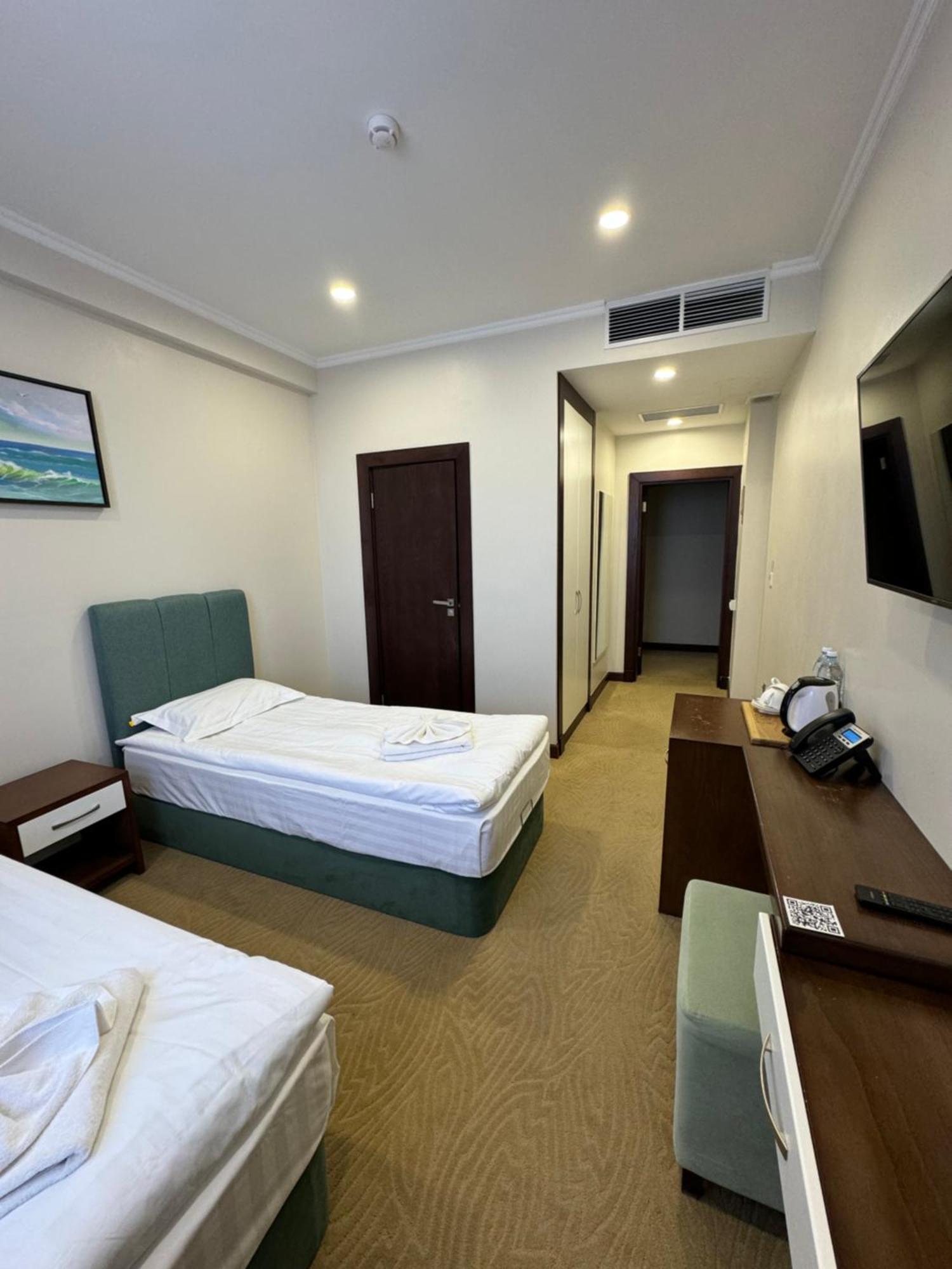 Sulo Atyrau Hotel Bagian luar foto