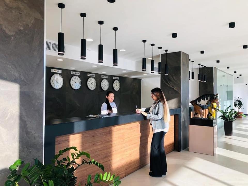 Sulo Atyrau Hotel Bagian luar foto