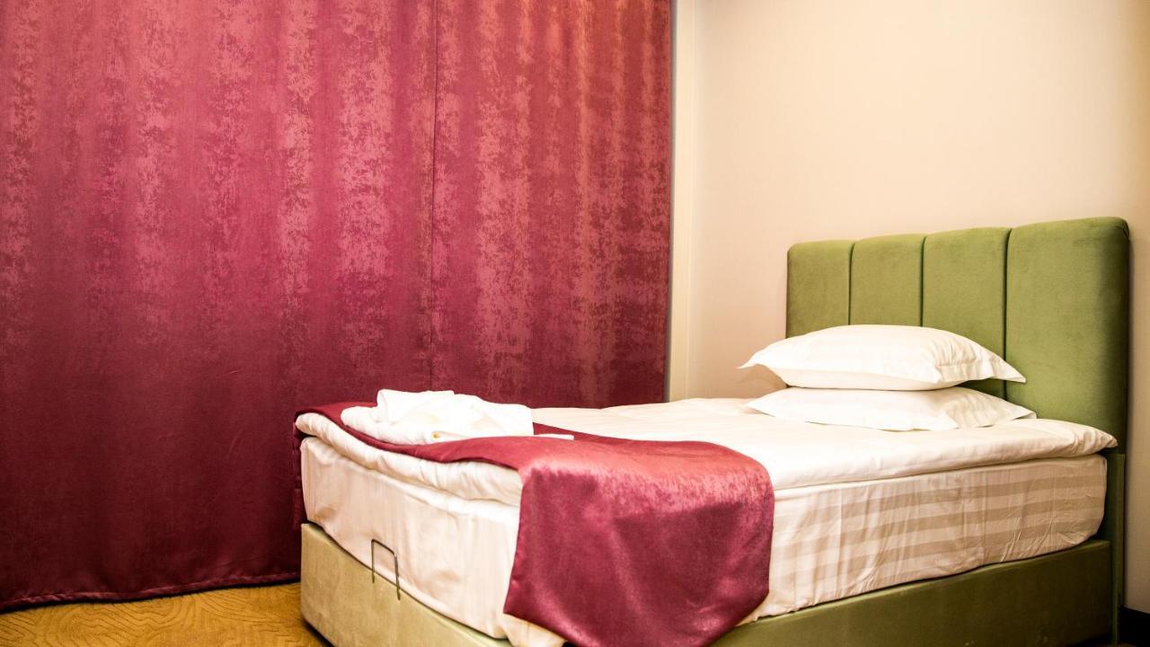 Sulo Atyrau Hotel Bagian luar foto