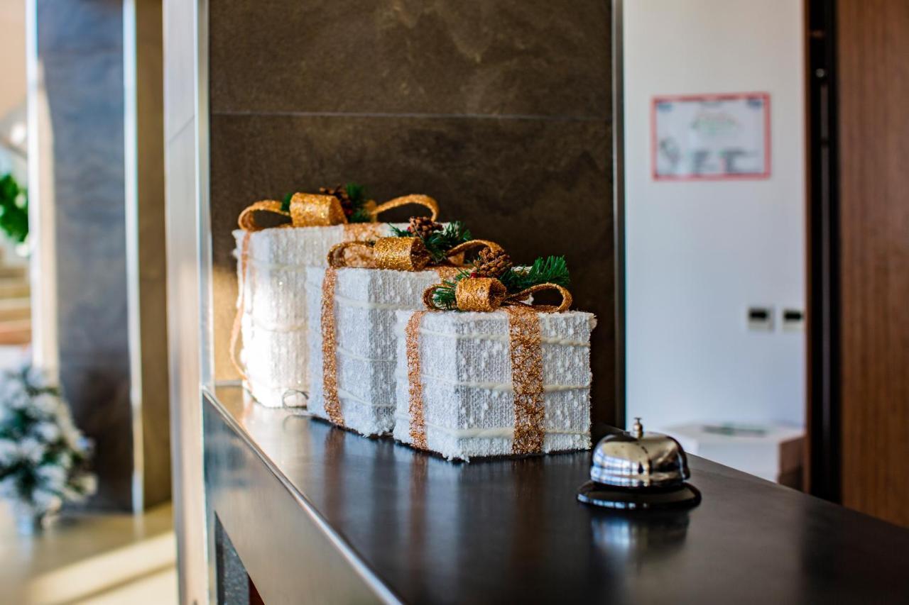 Sulo Atyrau Hotel Bagian luar foto